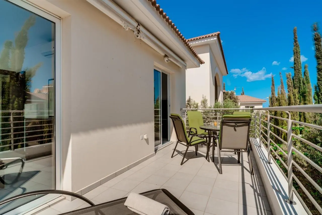 Lovely 2 Bedroom Family Apartment W/ Pool Protaras Chipre